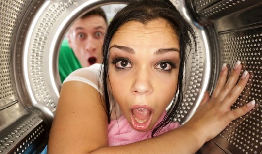 Женская ссора закончилась изменой. Стиралка фирмы ANALSUNG Женская ссора закончилась изменой. Стиралка фирмы ANALSUNG