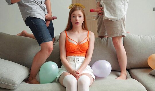 Дождались! Дианочка приняла всеми дырками Дождались! Дианочка приняла всеми дырками