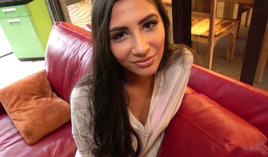 Когда у мужика кончаются деньги, он развлекается с подругой жарким сексом Когда у мужика кончаются деньги, он развлекается с подругой жарким сексом