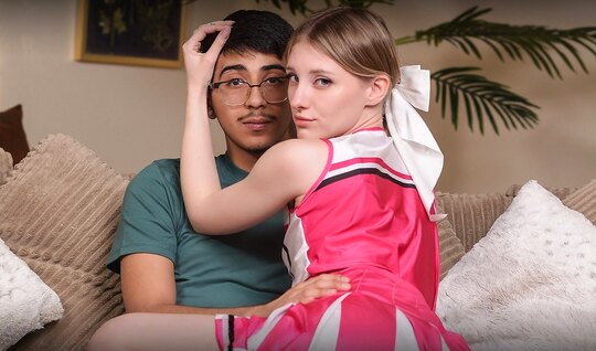 Молодая пара занимается сексом и это стоит посмотреть