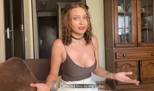 Сводная сестра предлагает подзаработать и трахнуться с ней на кастинге Сводная сестра предлагает подзаработать и трахнуться с ней на кастинге