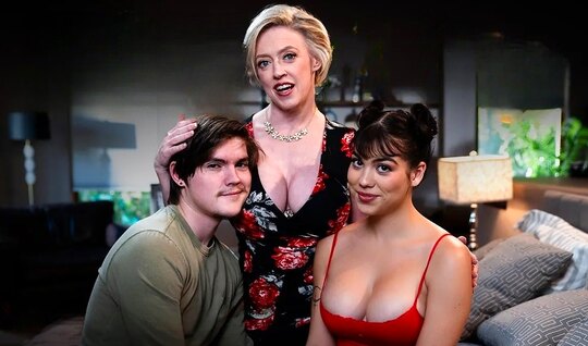 Если мамка не поможет - в жопу член залезть не сможет... Если мамка не поможет - в жопу член залезть не сможет...