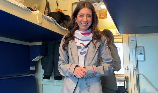 Я занялся сексом с проводницей и надеюсь что ее не уволят...