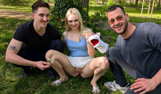 Она хотела цветы, а папик не купил. Трогательная история Она хотела цветы, а папик не купил. Трогательная история