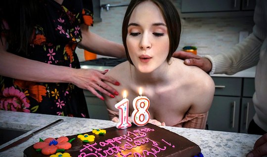 Ты целуй меня везде - 18 мне уже, но без Жукова Ты целуй меня везде - 18 мне уже, но без Жукова