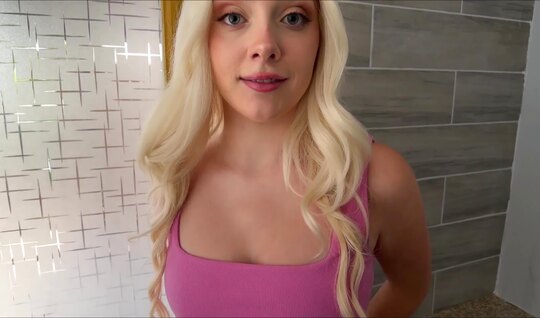 Секс с подругой блондинкой лишним не будет Секс с подругой блондинкой лишним не будет