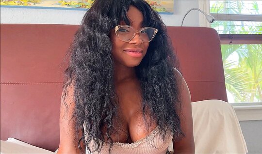 Секса не было неделю, но здесь ее все трахать захотели!... Секса не было неделю, но здесь ее все трахать захотели!...