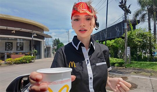 Облила парня Мая Лис - ну теперь давай, ибис! Облила парня Мая Лис - ну теперь давай, ибис!