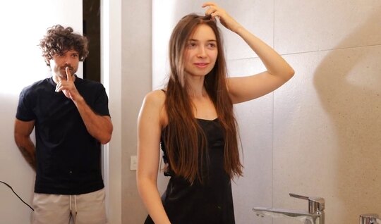 Показала подруге член и теперь у нее на правах любовника Показала подруге член и теперь у нее на правах любовника