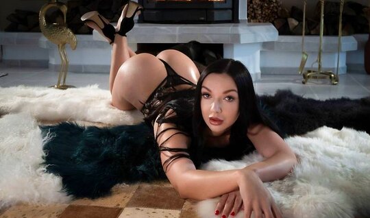 У леди Ганг и жопа в тепле и член в заднице!