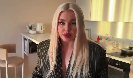 Анал с Блондессой по вашим заявкам и по ее желанию тоже...