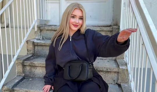 Не трахнуть Блондессу сложно, потому что она так хочет секса! Не трахнуть Блондессу сложно, потому что она так хочет секса!