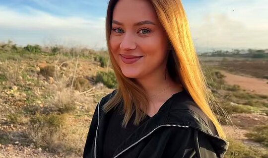 Весьма неожиданная встреча с девицей с большой жопой и кремпай Весьма неожиданная встреча с девицей с большой жопой и кремпай