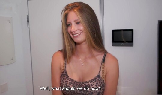 Хитрый сосед пригласил меня на ужин и угостил своим членом... Хитрый сосед пригласил меня на ужин и угостил своим членом...